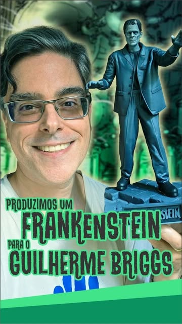 Guilherme Briggs com a estátua da Criatura de Frankenstein